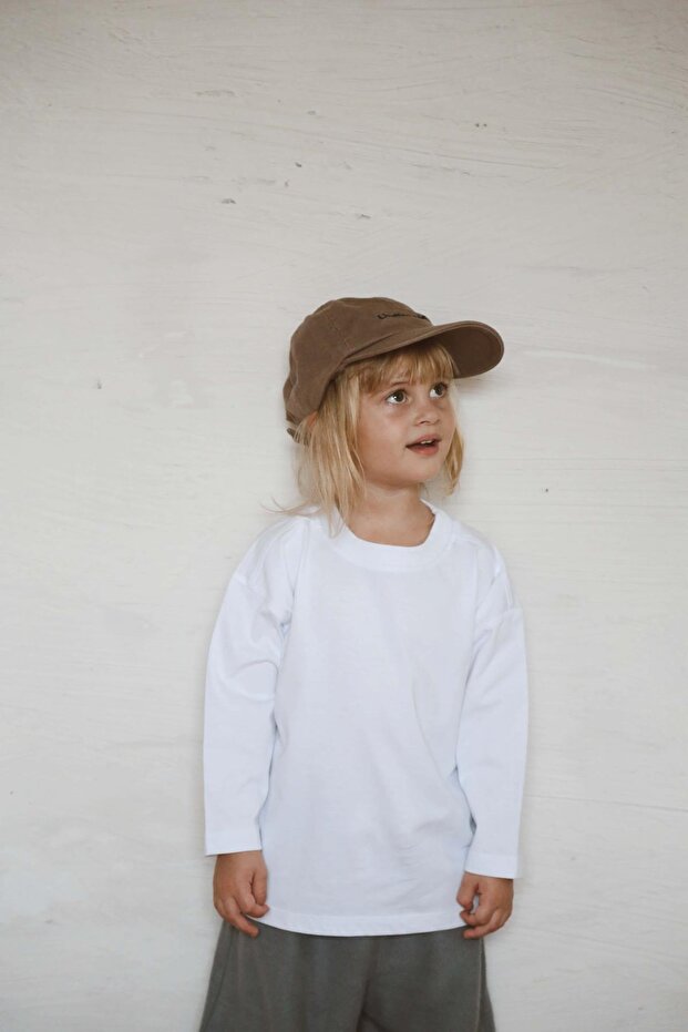 تي شيرت أبيض أساسي بأكمام طويلة - 2