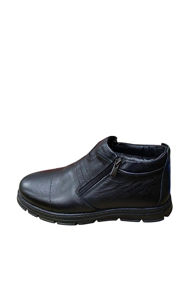 Men's Genuine Leather Flat Non-Slip Boots with Fur Inside the Sole. Order a Size 1 Small.