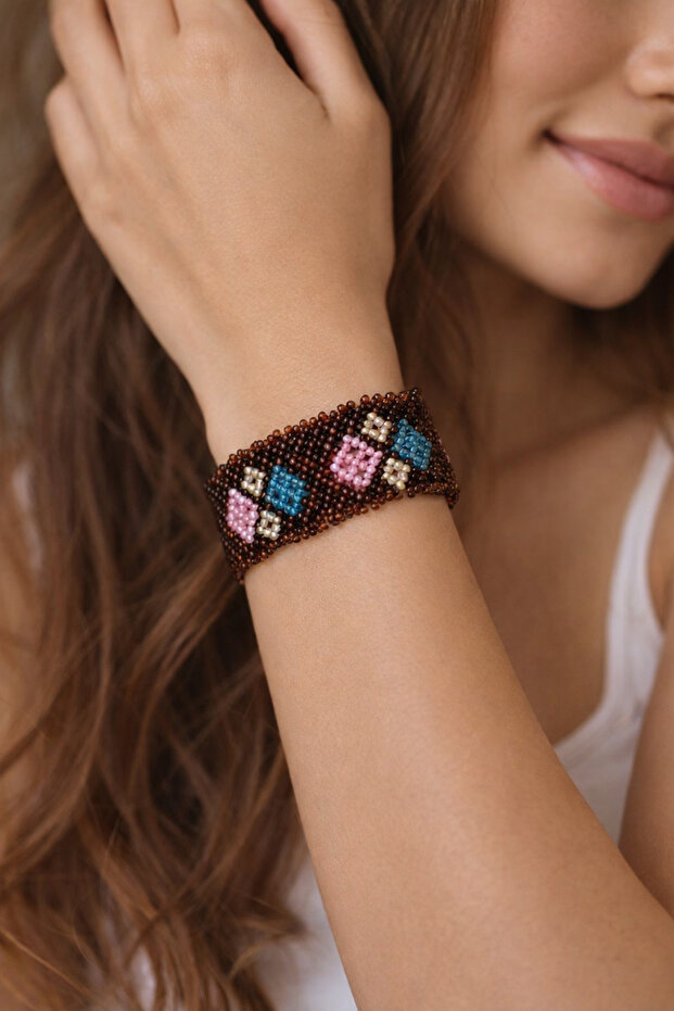 Handmade Geometric Glass Bead Bracelet