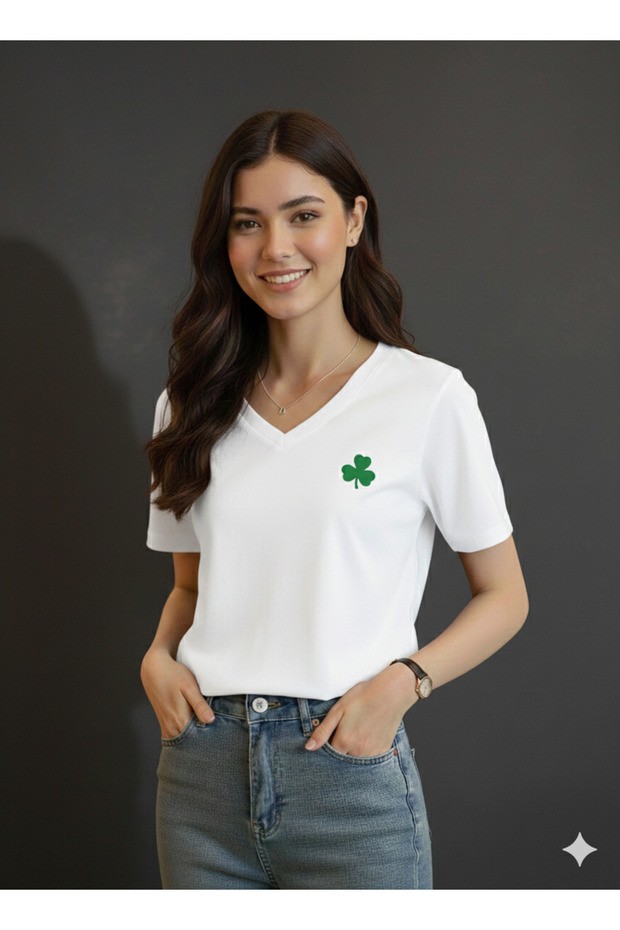 Women's V-Neck Clover Printed White/Black T-Shirt Loose Fit Oversized
