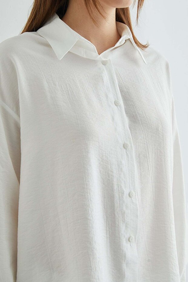 طقم مكون من قطعتين بتصميم كاجوال مع أزرار أساسية وتجاعيد - 7