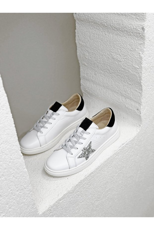 26Y-088-7113 Genuine Leather Flat Sole Sneaker Sports Shoes for Women