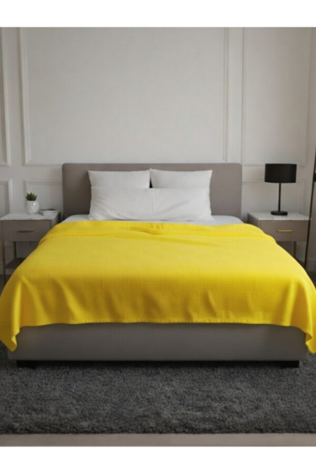Single Yellow Checkerboard Patterned Pique. Checkered Hotel Pikes 160X230
