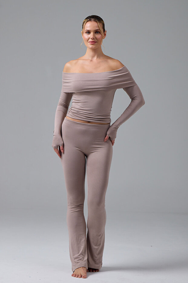 Kiraze - Bardot Collar Long Sleeve T-Shirt with Finger Hole