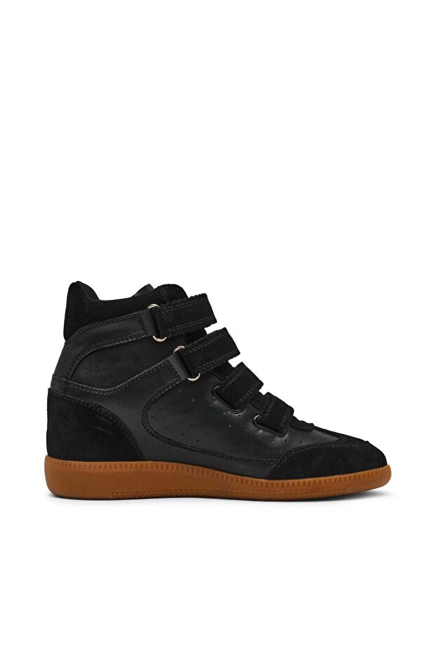 Mustang Women's Black Suede Sneakers