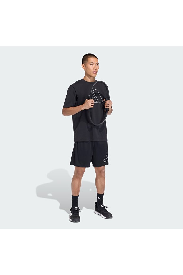 شورت WORKOUT ESSENTIALS BASE PIQUE بشعار كبير