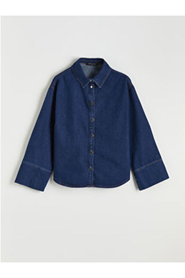 Women's Jean Shirt with Shirt Collar, Long Sleeves, and Front Button Closure, De