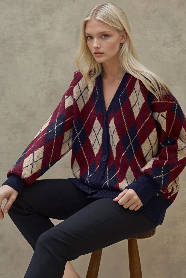 Buttoned Long V-Neck Geometric Knitted Cardigan