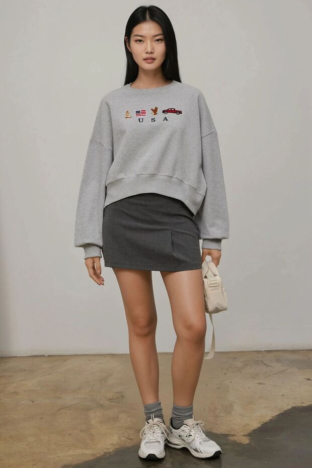 İşlemeli Yuvarlak Yaka Sweatshirt - 6