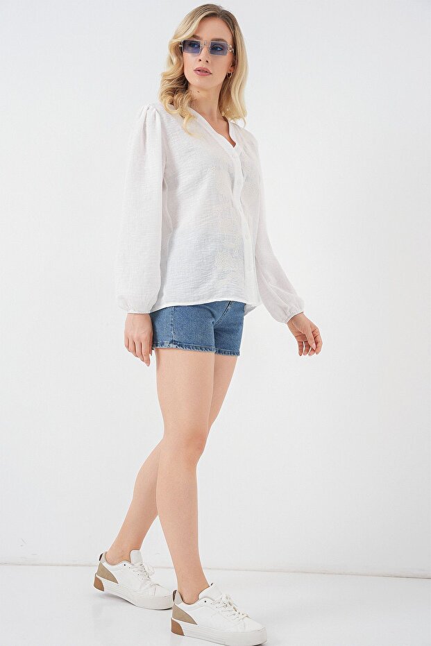 BDART İşlemeli V Yaka Düğmeli Bluz - 2