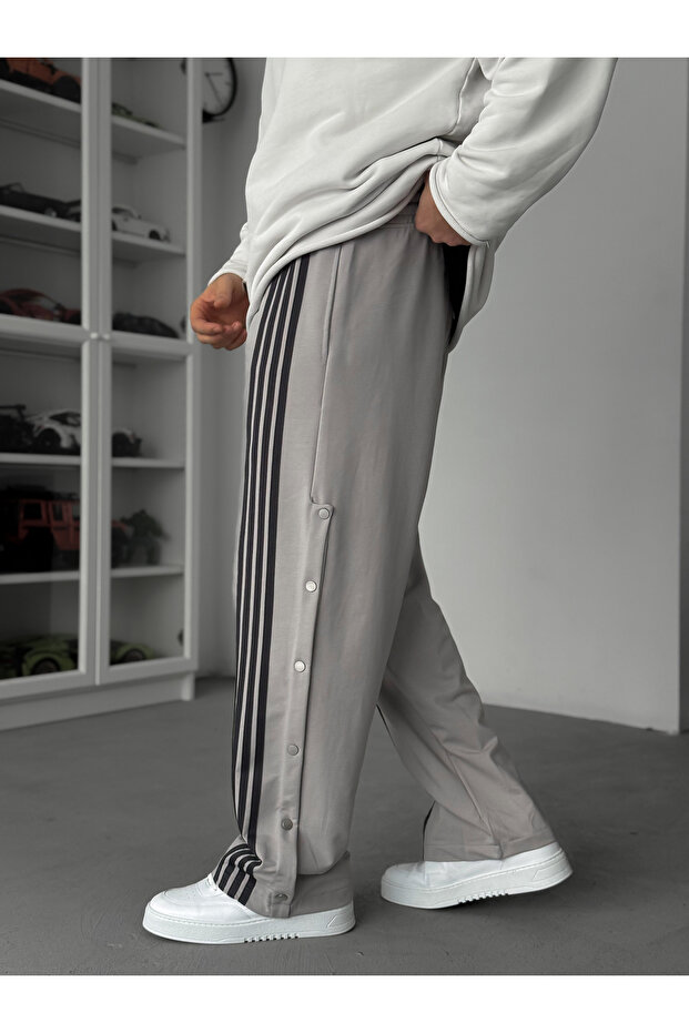 بدلة رياضية بتفاصيل أزرار مخططة باللون الرمادي JJ-103 - 4