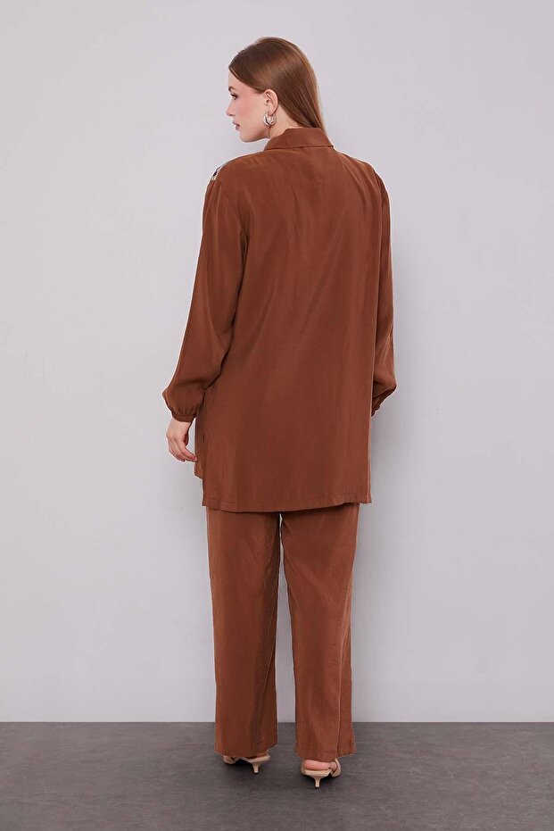 طقم مكون من قطعتين بطبعة شبكية باللون البني - 6