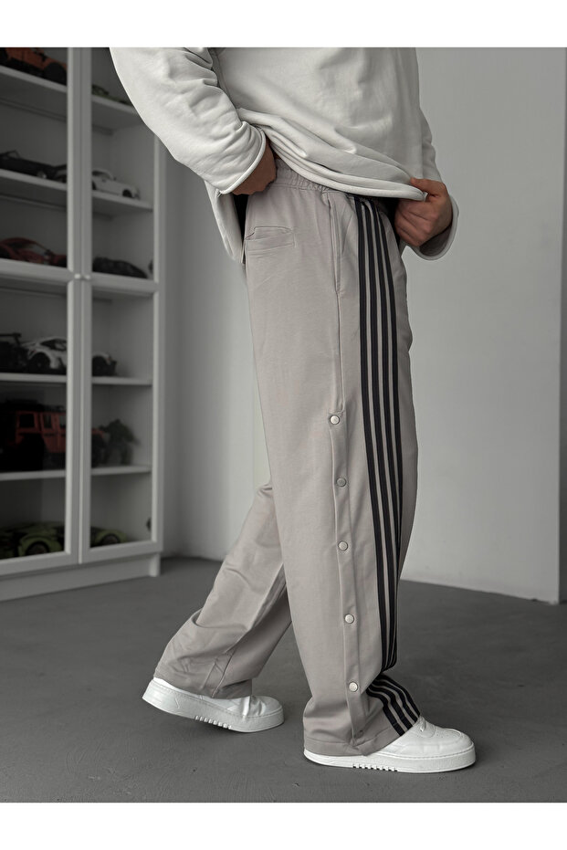 بدلة رياضية بتفاصيل أزرار مخططة باللون الرمادي JJ-103 - 3