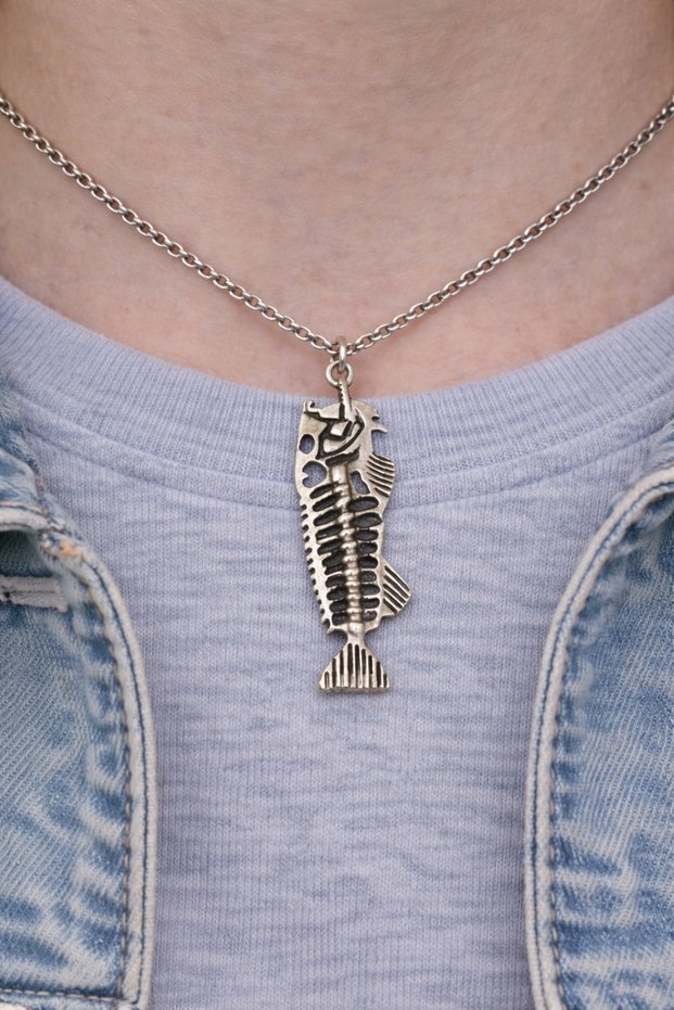 Fishbone Spirit – Silver Color Unisex Long Necklace with Fishbone Figure (60 cm)