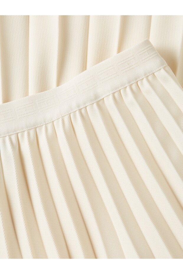 FLUID PLEATED PULL ON MIDI SKIRT - 3