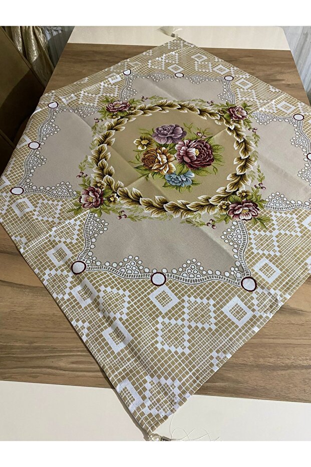 مفرش طاولة منسوج 95×95