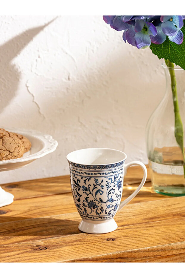كوب بورسلين مطبوع باللون الأزرق الداكن من LCW HOME سعة 280 مل