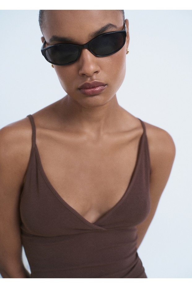 V yaka pamuklu bluz - 8