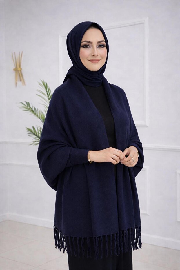 شال ناعم الملمس مزين بالشراشيب