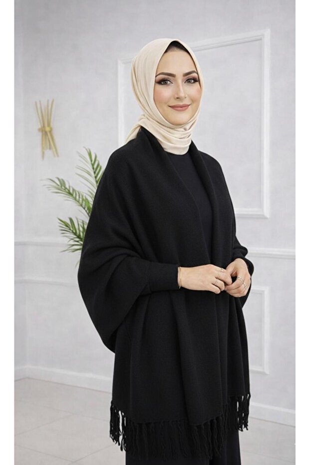 شال ناعم الملمس مزين بالشراشيب