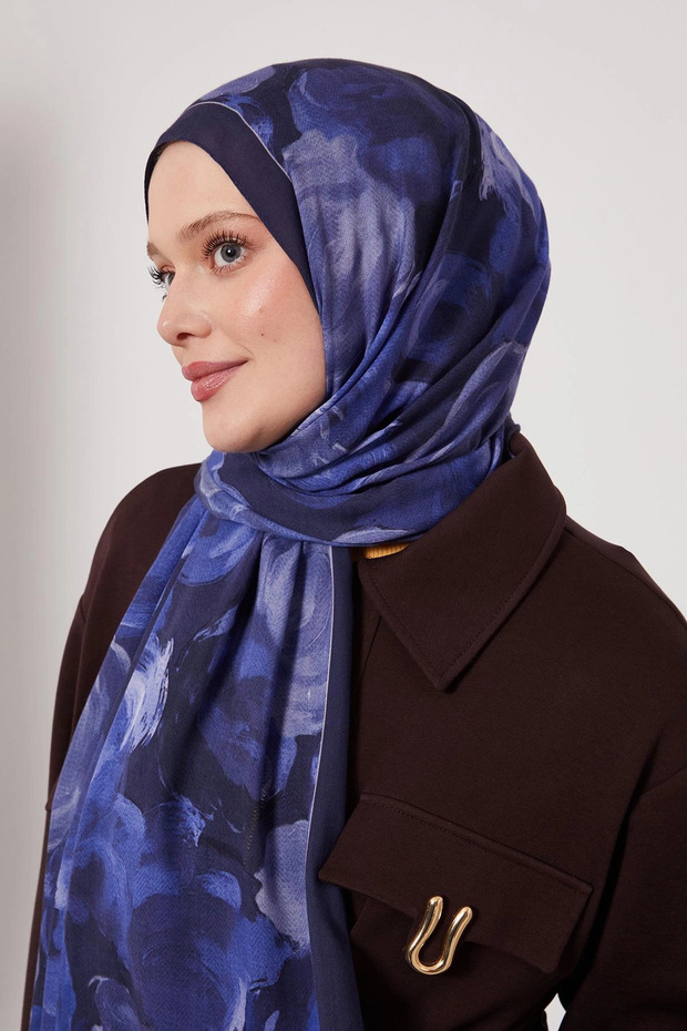 شال حريري منقوش - أزرق سماوي - 2