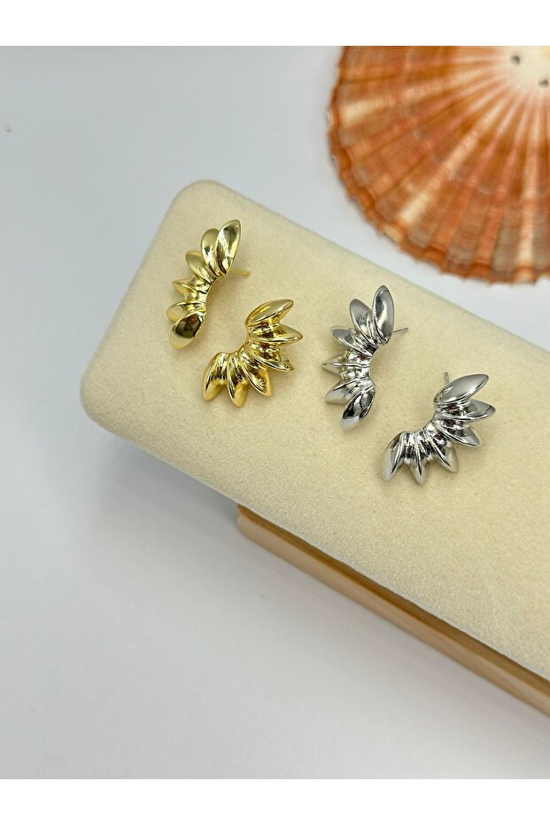 Plate Wing Earrings Gold
