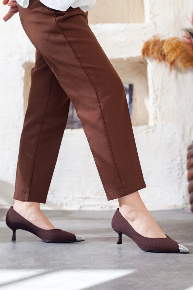 Metal Toe Short Heeled Shoes