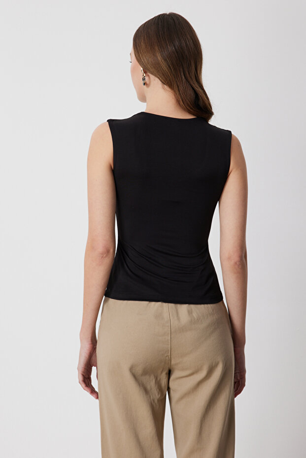 U Yaka Kolsuz Basic Bluz - 4