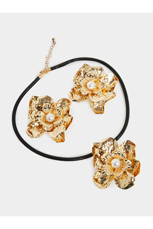 Gold Flower Choker and Earrings Set