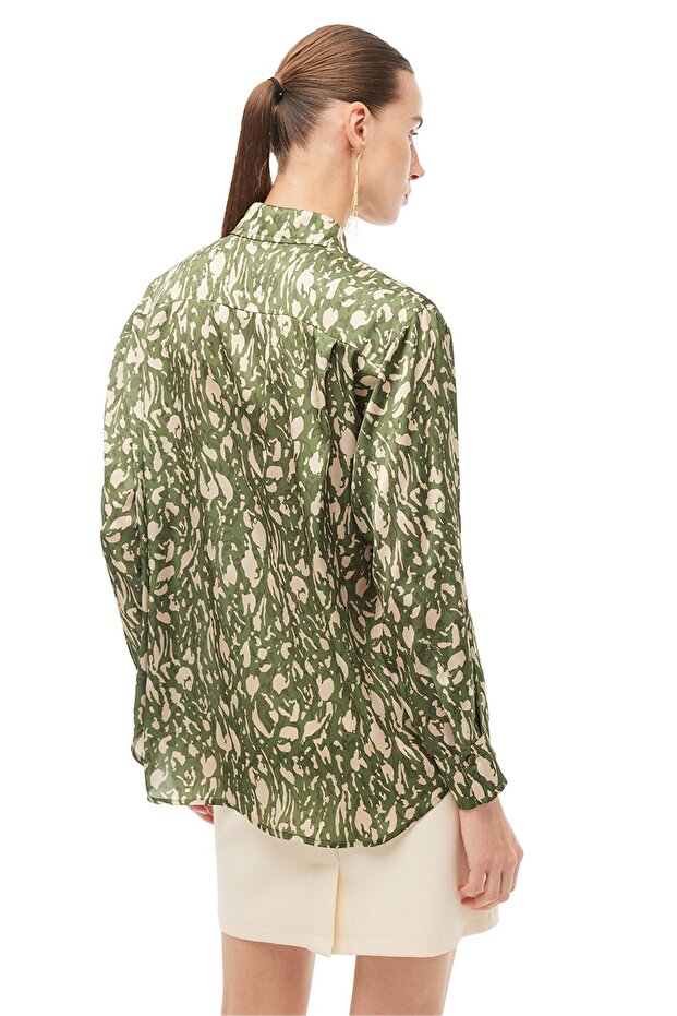 قميص أخضر كلاسيكي بياقة على شكل جلد الفهد - 3