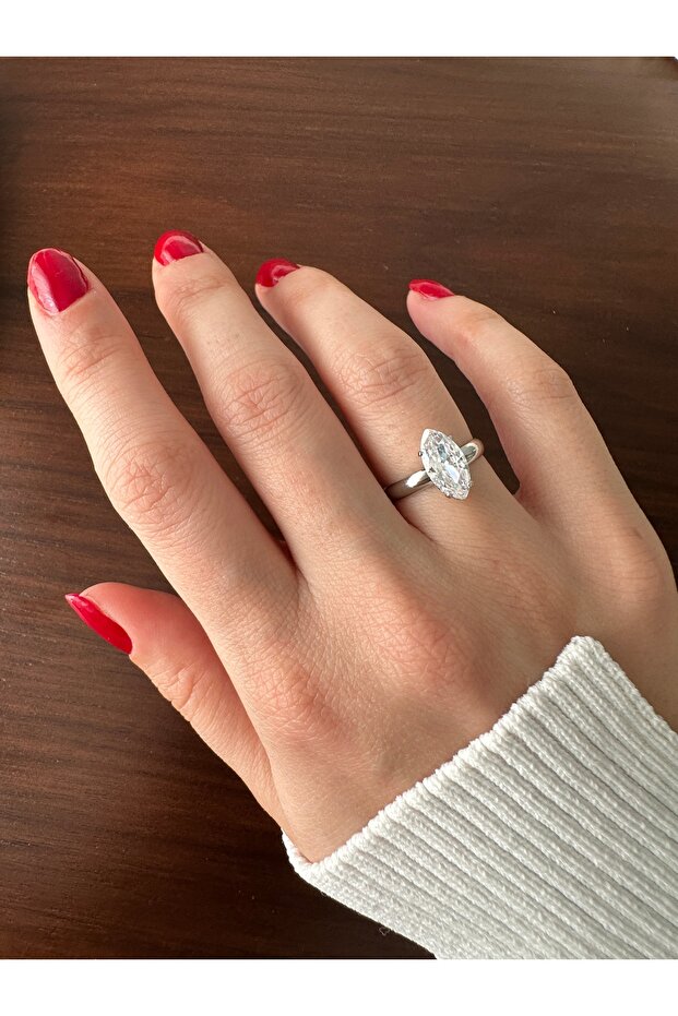 خاتم سوليتير بيضاوي الشكل فضي اللون - 3