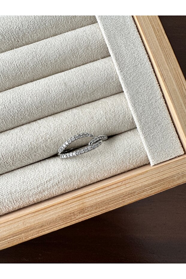 خاتم فضي اللون مرصع بالأحجار الكريمة - 2