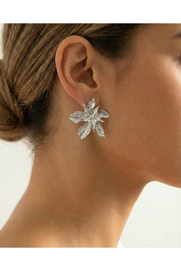 Embossed Flower Form Earrings Flashy Modern Women's Steel Earrings