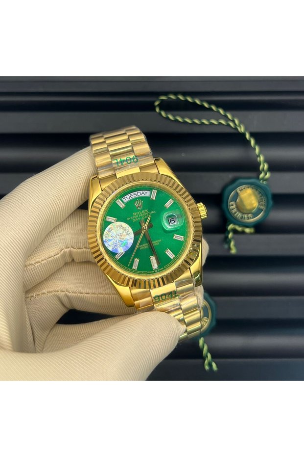 Automatic copy master quality watch. Water resistant