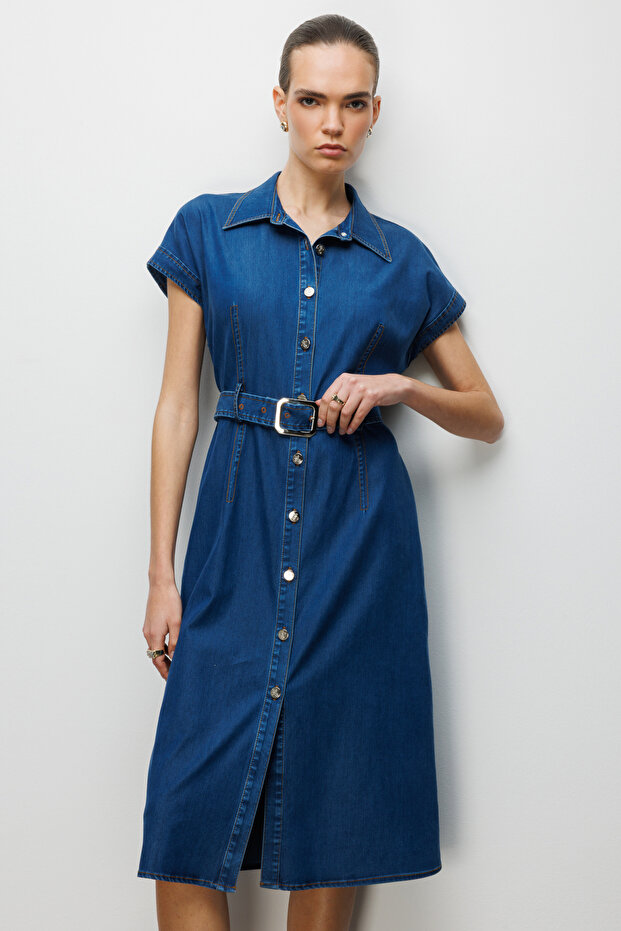 فستان بحزام وأزرار أمامية - 3