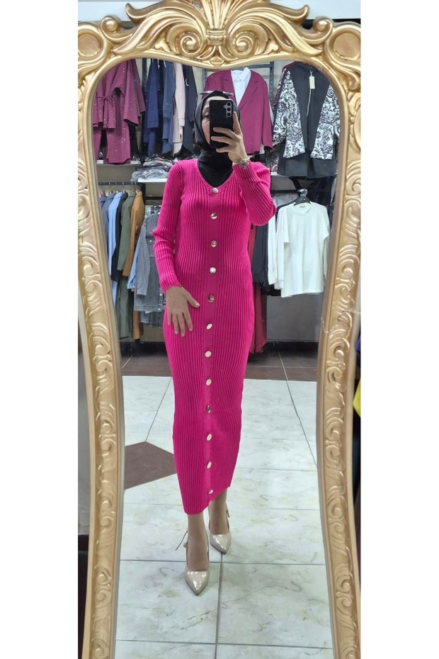 Önden düğmeli triko elbise - 1