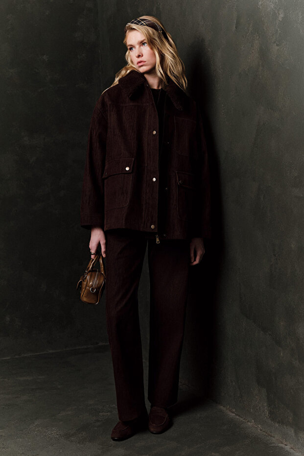 سترة طبيعية بفرو على الحواف باللون البني - 2