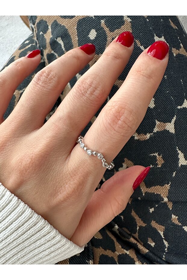 خاتم فضي اللون مرصع بالأحجار - 3