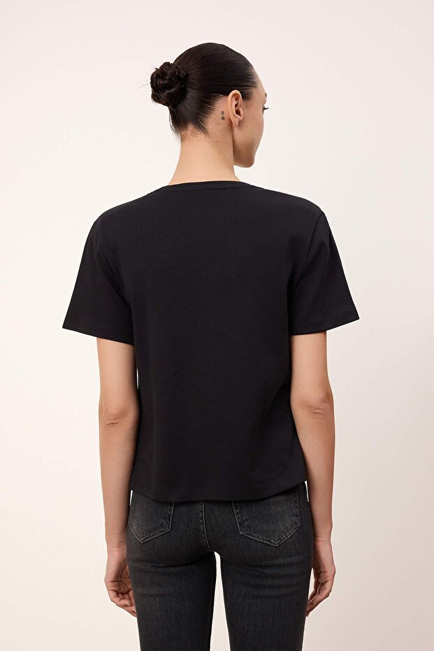 Wardrobe Essentials-Siyah Regular/Normal Kalıp Vatkalı Örme T-Shirt TWOSS26TS00005 - 4