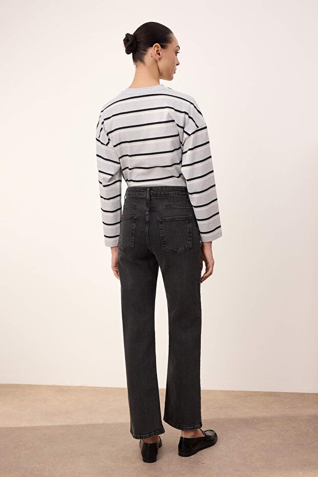 Trendyolmilla Wardrope Essentials Siyah Yüksek Bel Az Esnek Straight Düz Kesim Jeans TWOSS26JE00095 - 4