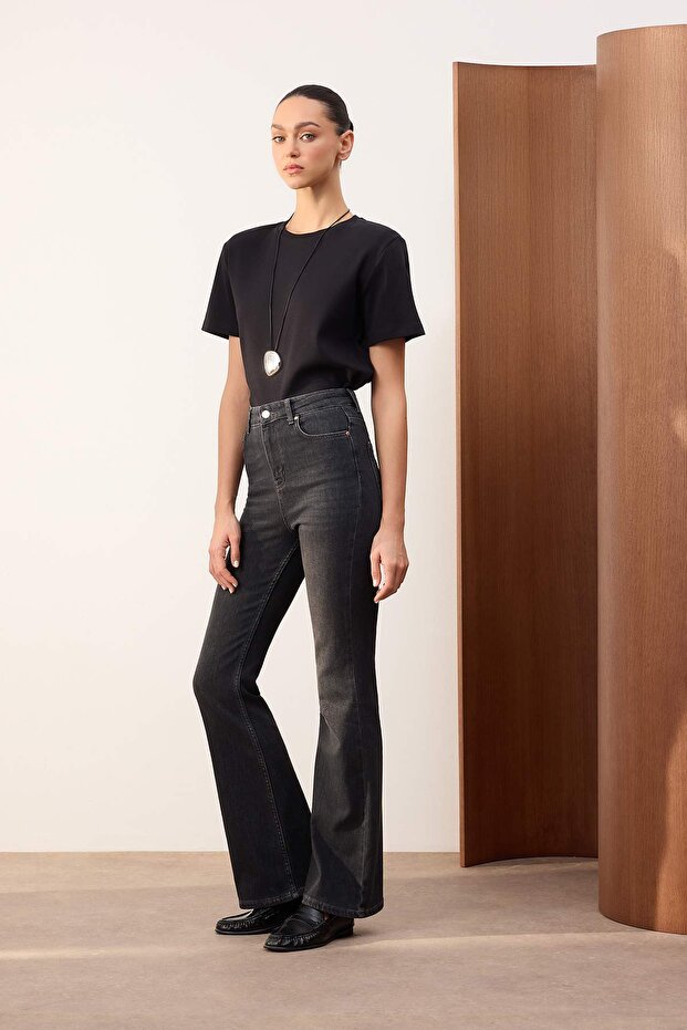 Trendyolmilla Wardrope Essentials Siyah DÖKÜMLÜ Yüksek Bel Orta Esnek Flare Jeans TWOSS26JE00106 - 5