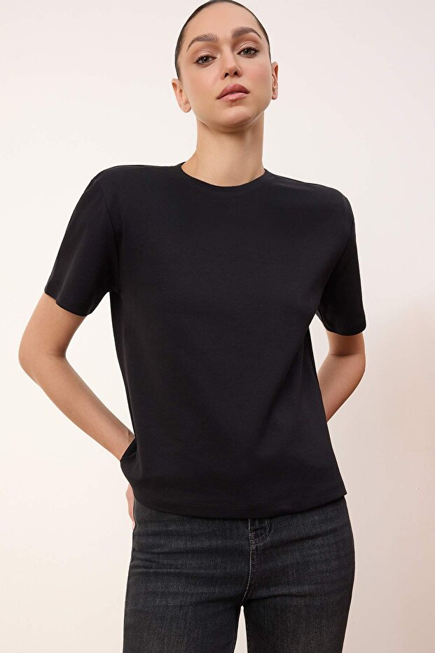 Wardrobe Essentials-Siyah Regular/Normal Kalıp Vatkalı Örme T-Shirt TWOSS26TS00005 - 1