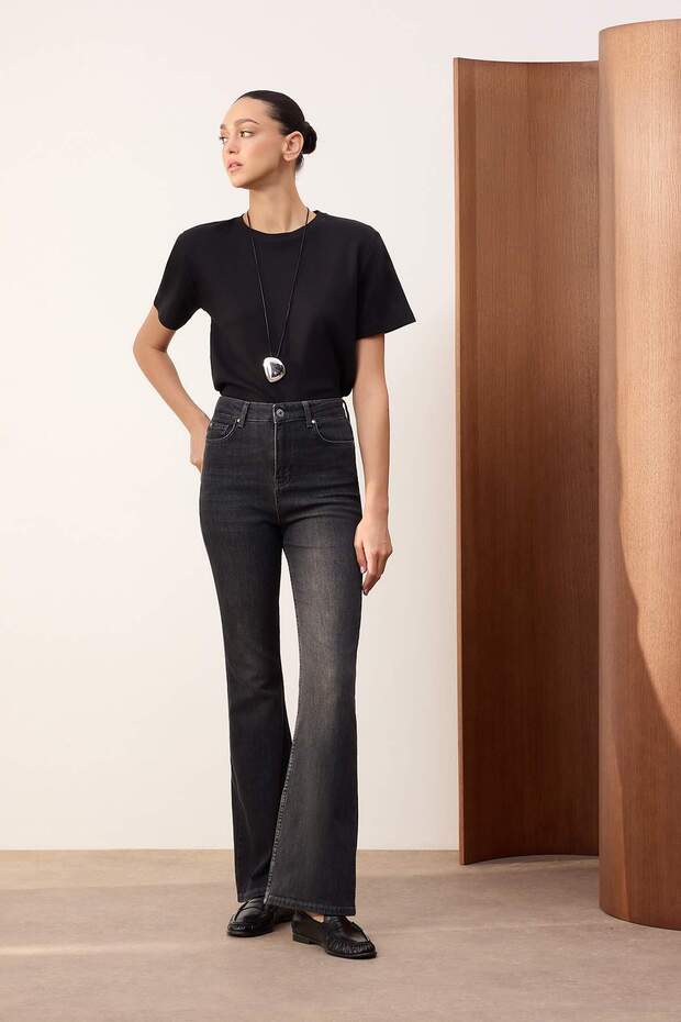 Trendyolmilla Wardrope Essentials Siyah DÖKÜMLÜ Yüksek Bel Orta Esnek Flare Jeans TWOSS26JE00106 - 6