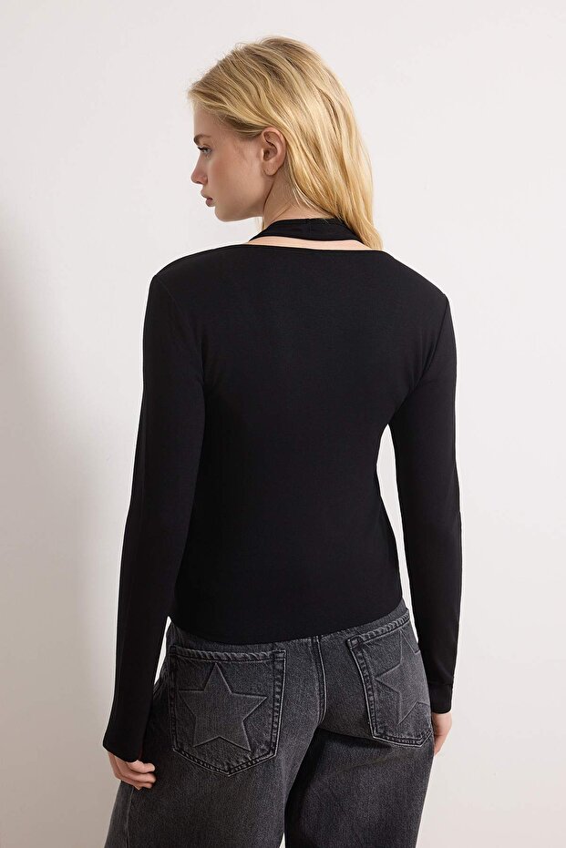 Siyah Fitted/Vücuda Oturan V Yaka Uzun Kollu Yumuşak Örme Bluz TWOSS26BZ00269 - 4