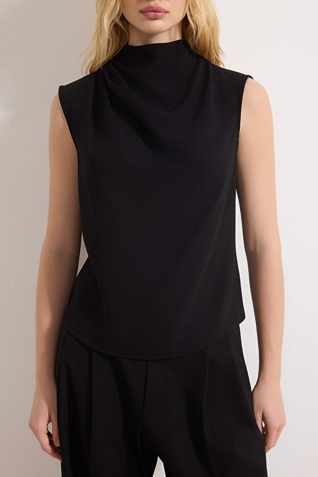 Siyah Degaje Yaka Şık Dokuma Krep Bluz TWOSS26BZ00395 - 3