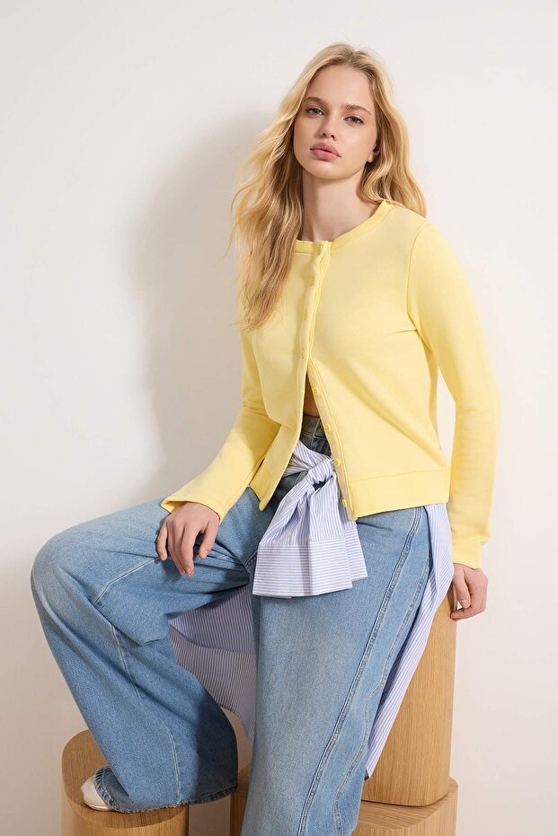 Teen Açık Sarı Düğmeli Regular/Normal Kalıp Örme Sweatshirt TWOAW26SW00162 - 2