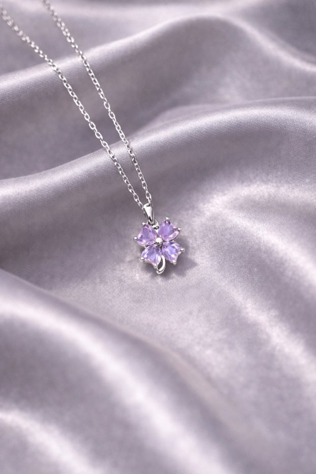 4-Leaf Lucky Clover Women's Necklace - Stainless Steel Women's Steel Necklace with Zircon Stone