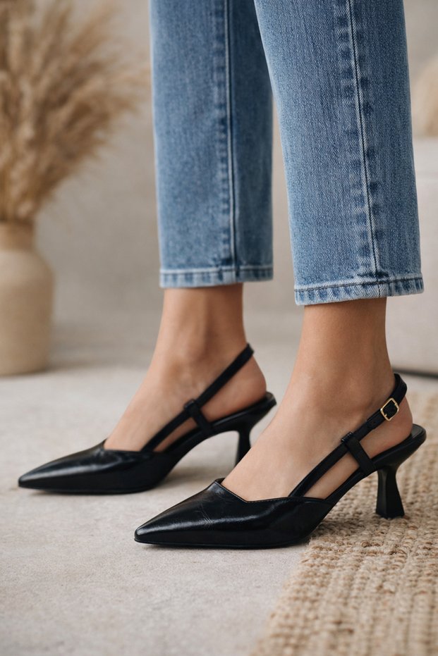 Women's Heeled Shoes with Ankle Buckle, Stylish Rustic Patent Leather Fabric Women's Shoes