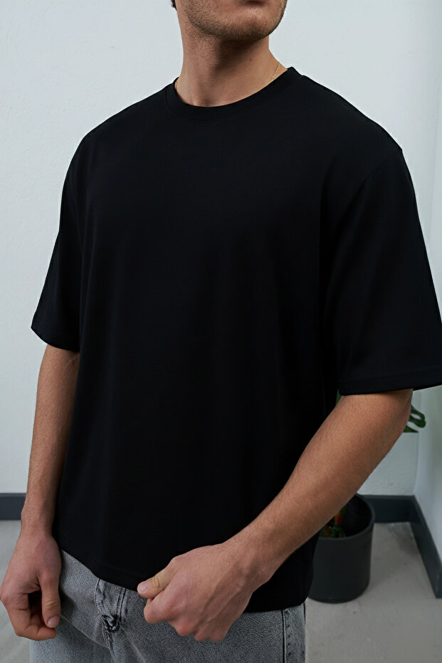 تي شيرت رجالي كبير الحجم ذو ياقة دائرية مصنوع من القطن بخيطين - 1