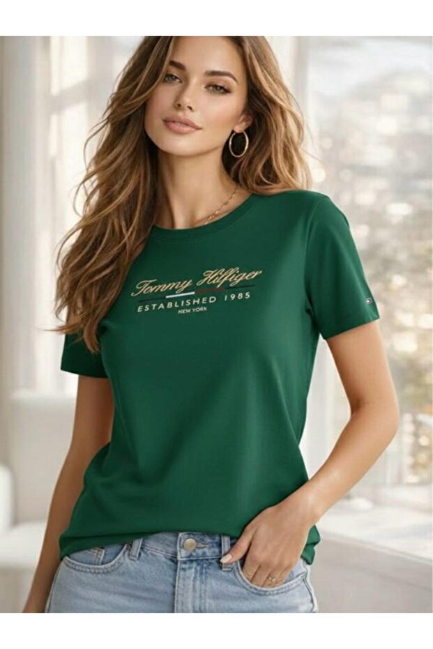 Women's Script Graphic Regular Fit T-Shirt